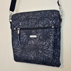 baggallini Go Bagg in Midnight Blossom Print